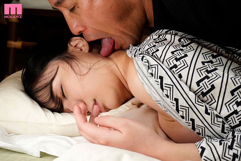 名門ボクシング部の合宿中に…集団睡姦レ●プされたデカパイ制服マネージャー 堀田真央 2枚目