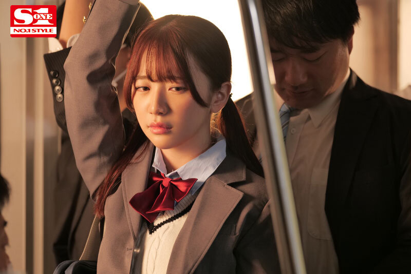 初めてサレた快感が忘れられず電車痴●にハマってしまった女子●生の末路 東雲みれい 1枚目